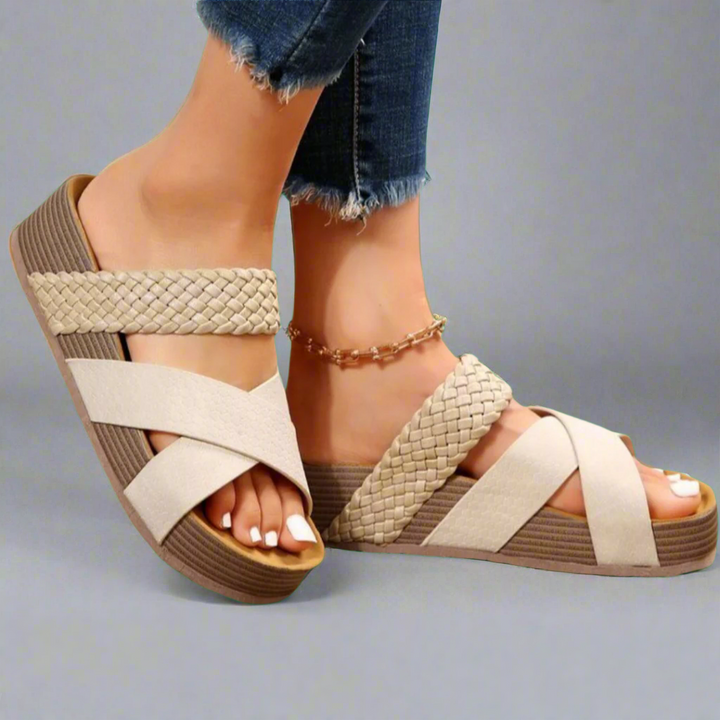 Ariana | Geflochtene Plateausandalen mit orthopädischem Komfort