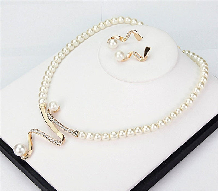 Karla | Handgemachter Perlenschmuck mit edlem Glanz