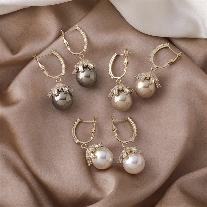 Xandra | Elegante Hängeohrringe mit hochwertiger Perle