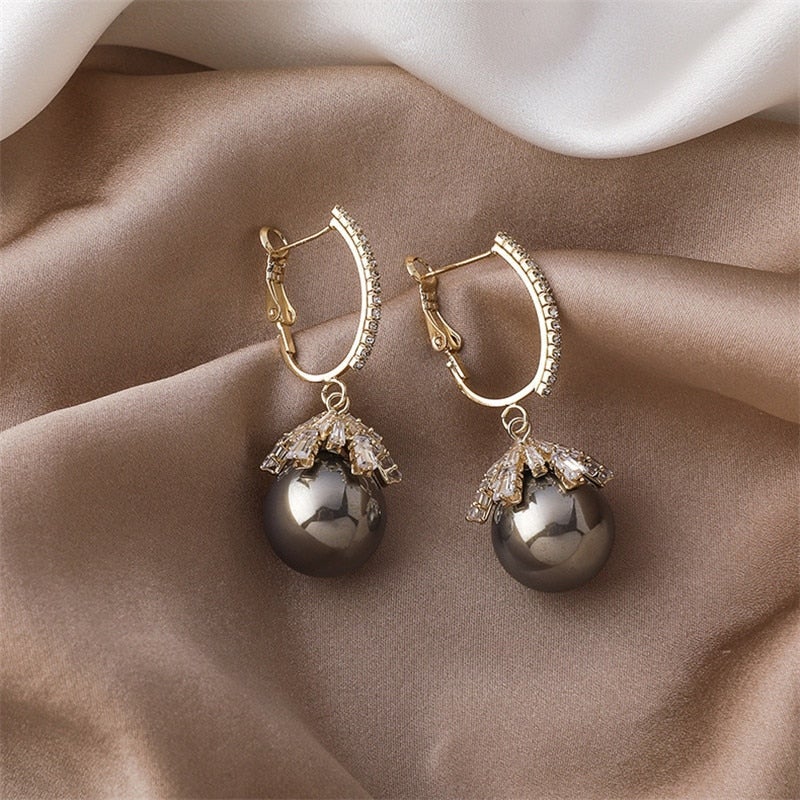 Xandra | Elegante Hängeohrringe mit hochwertiger Perle